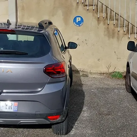 Сasa de vacaciones Maison Quai De La Fontaine Parking Nimes
